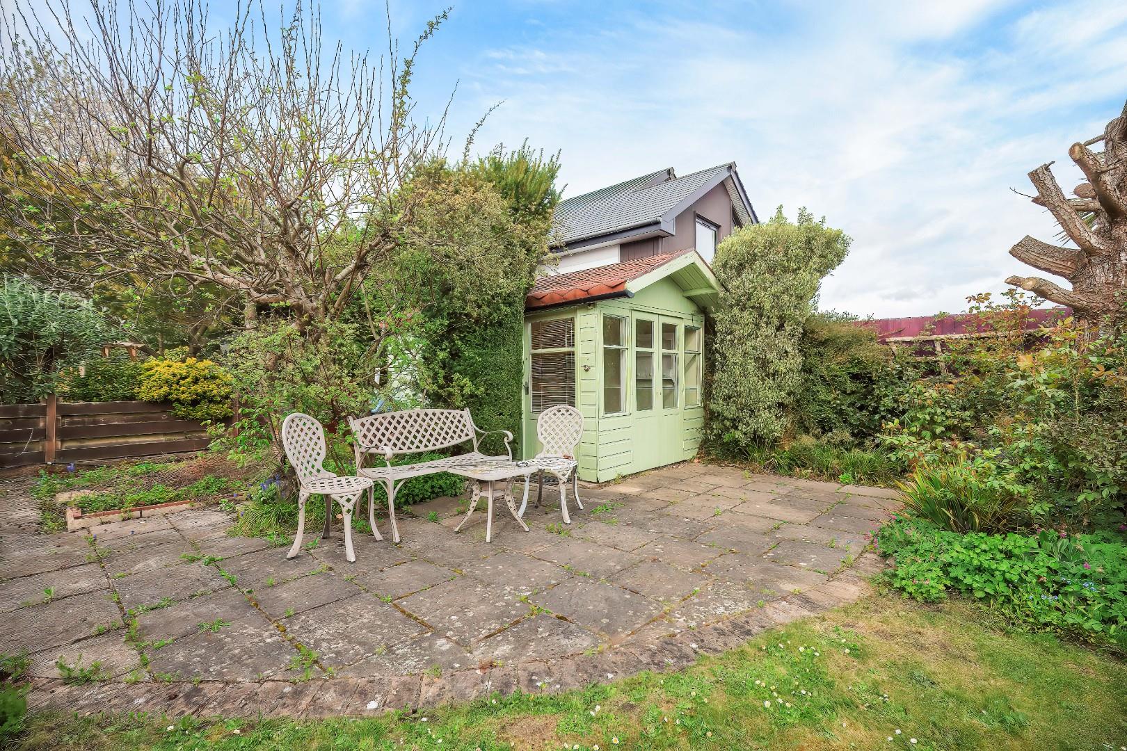 23 Knowbury Avenue, Penarth, CF64 5RX